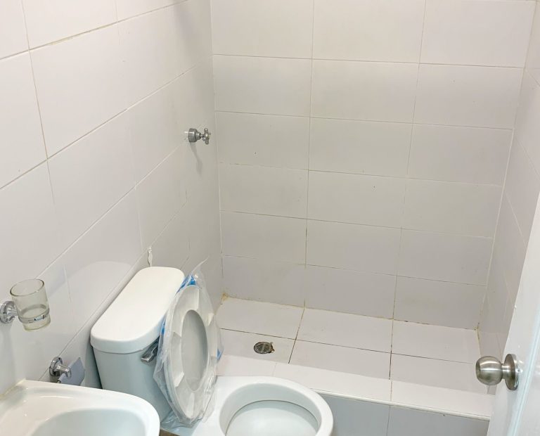 03 c8 baño