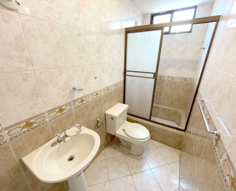 dg06-02-baño-principal